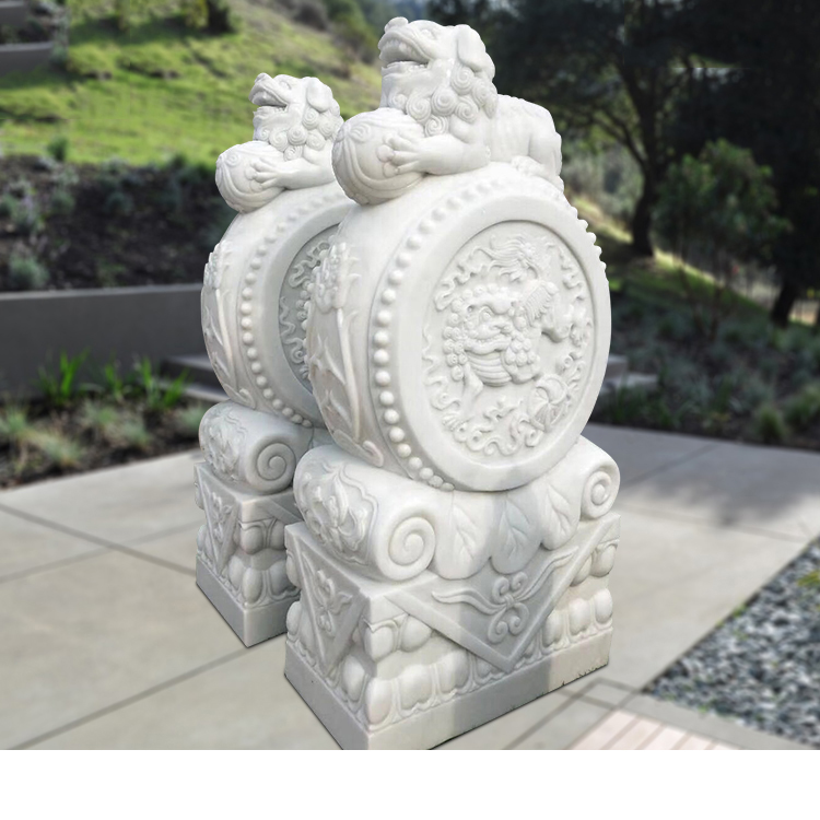 汉白玉彩球狮子门墩