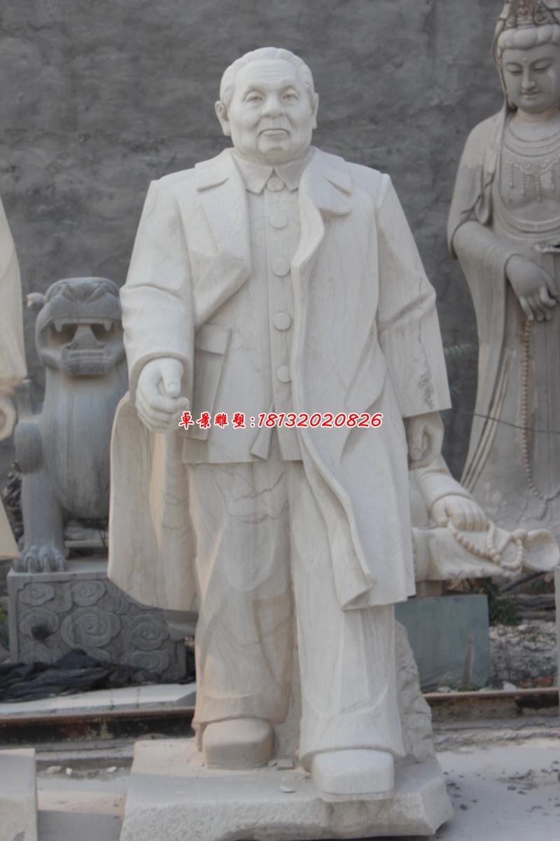 邓小平广场伟人石雕 