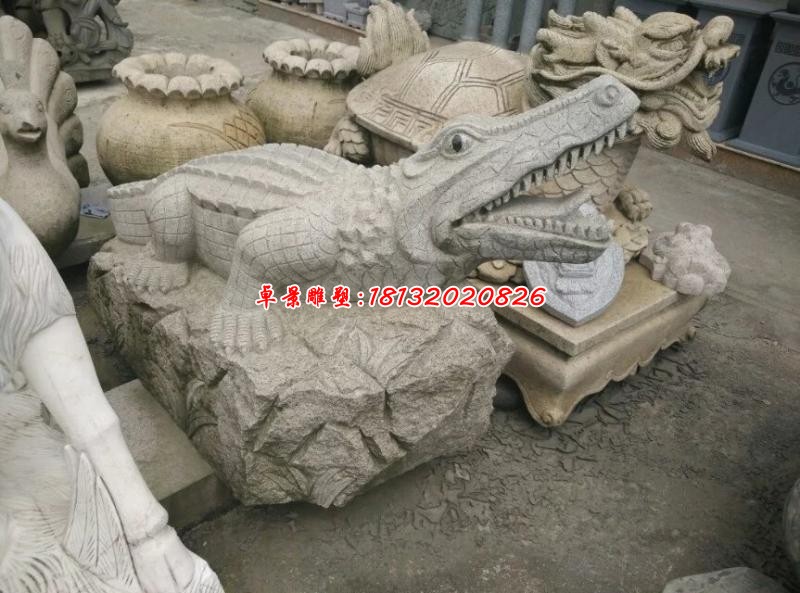 石雕仿真动物鳄鱼
