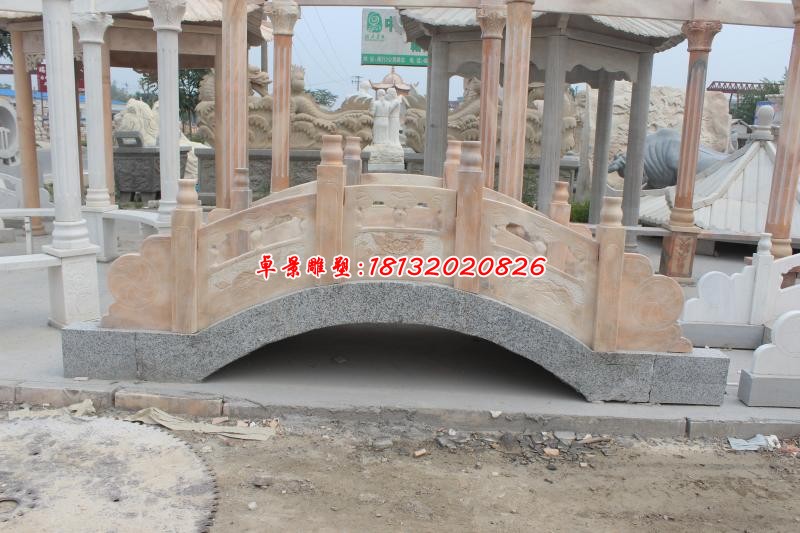 石雕拱桥雕塑