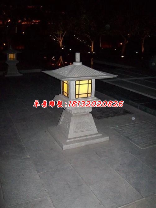 广场石灯笼雕塑