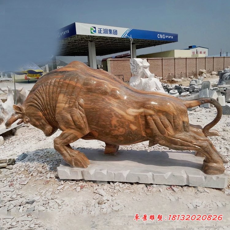 公园晚霞红开荒牛石雕