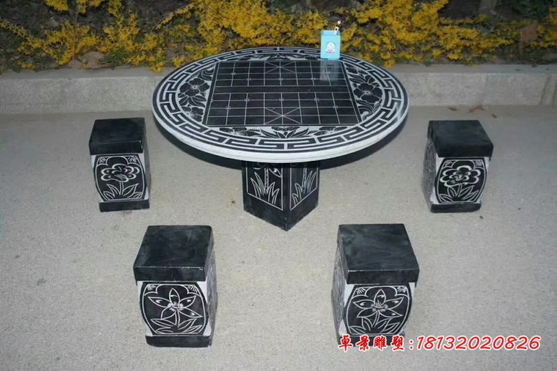 圆形下象棋石凳雕塑