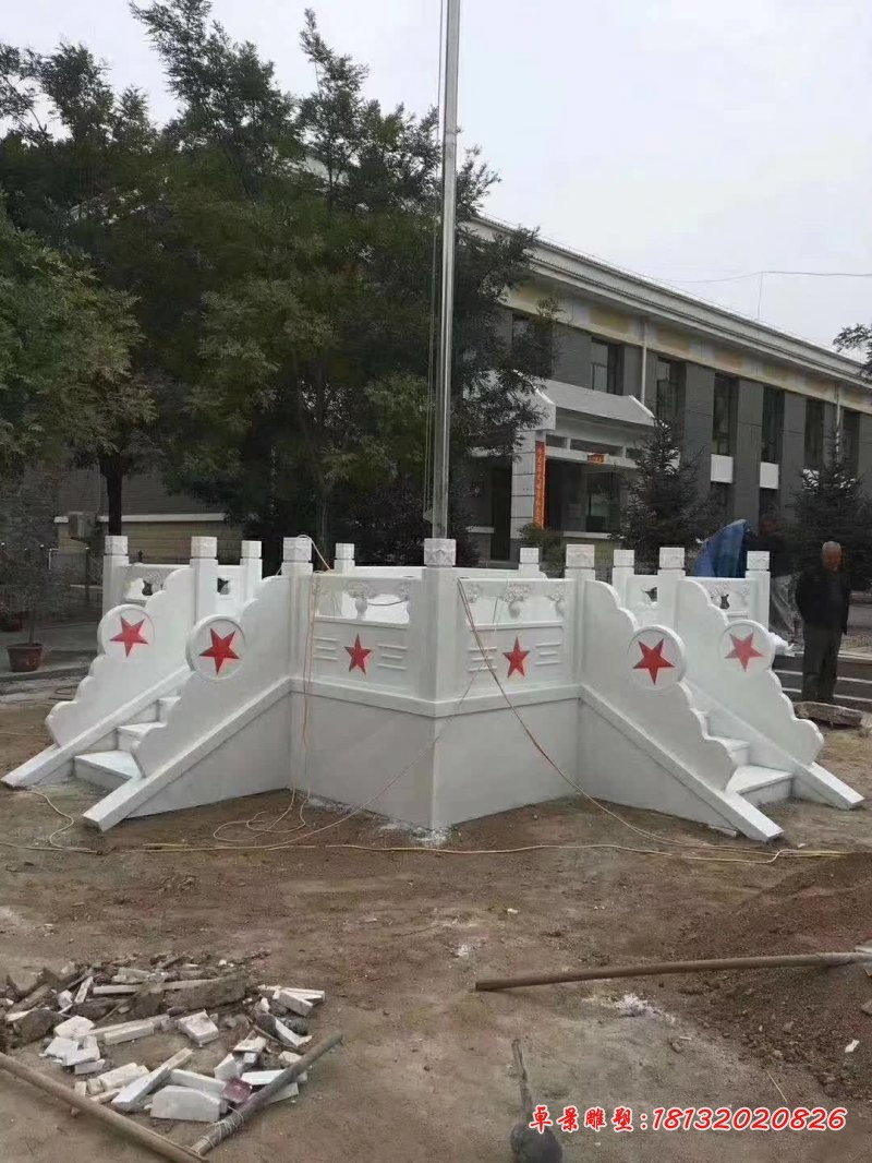 政府升旗台石雕