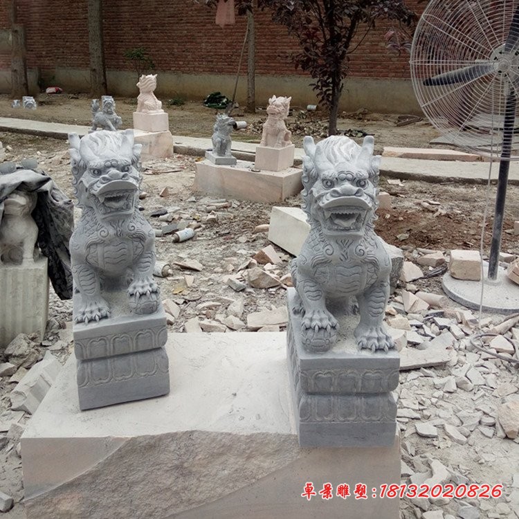 大理石踩球麒麟石雕门口石雕麒麟