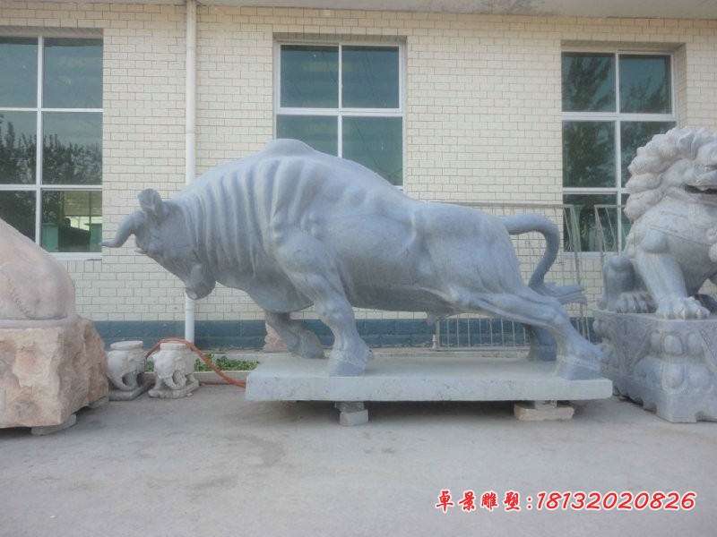 大理石开荒牛雕塑 公园石雕牛 