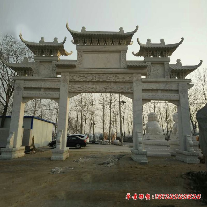 大理石三门牌坊石雕，村口石雕牌坊 