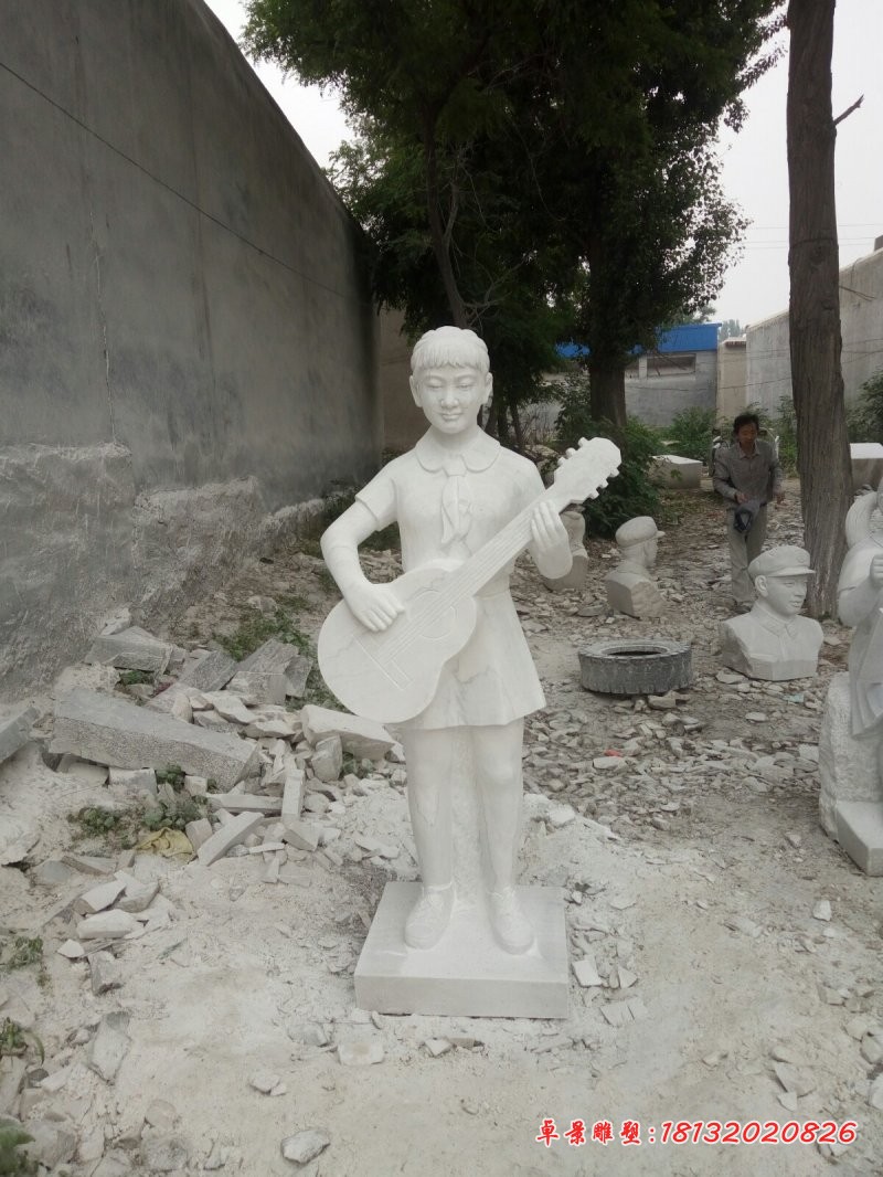 弹吉他的小女孩石雕，汉白玉校园人物石雕