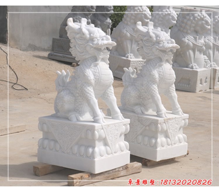 汉白玉古代神兽门口坐式麒麟石雕 