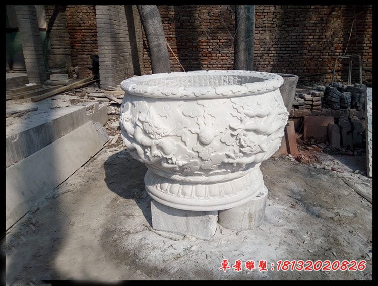 汉白玉龙浮雕水缸，圆形荷花缸石雕