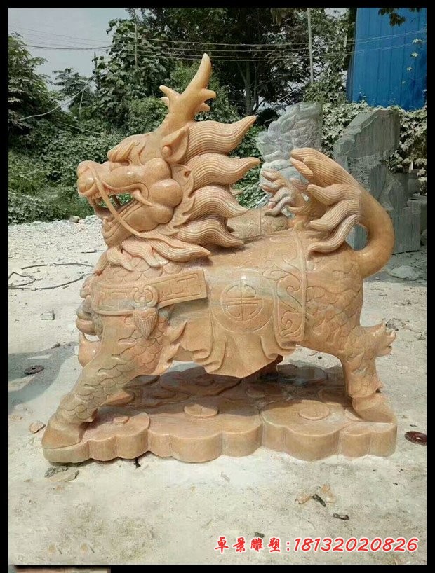 脚踩葫芦的麒麟石雕，晚霞红镇宅招财麒麟石雕