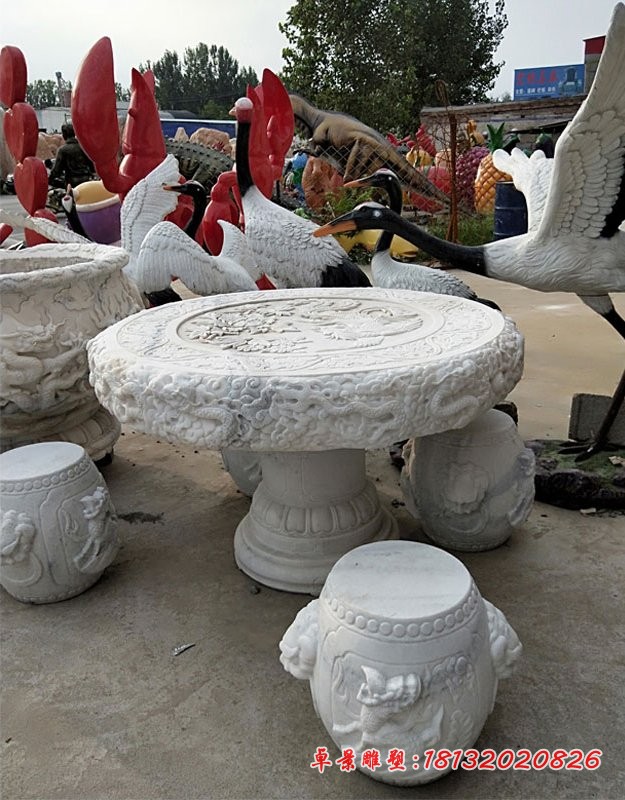 龙浮雕圆桌凳，汉白玉庭院桌凳石雕