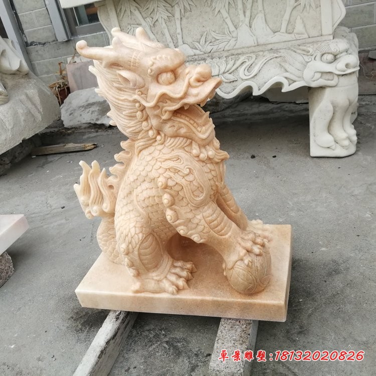 晚霞红踩球麒麟石雕门口镇宅坐式麒麟雕塑