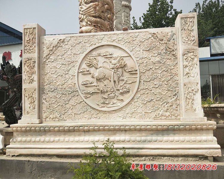 晚霞红麒麟浮雕影壁，石雕影壁