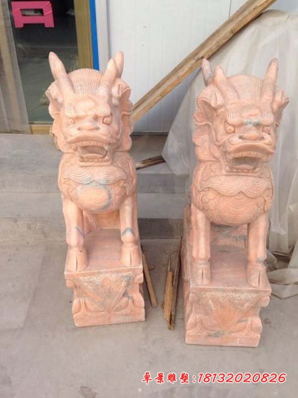 招财镇宅坐式麒麟石雕 晚霞红麒麟雕塑