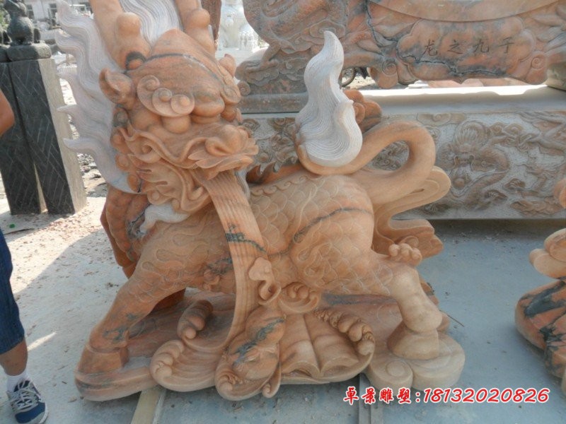 麒麟石雕，晚霞红麒麟雕塑