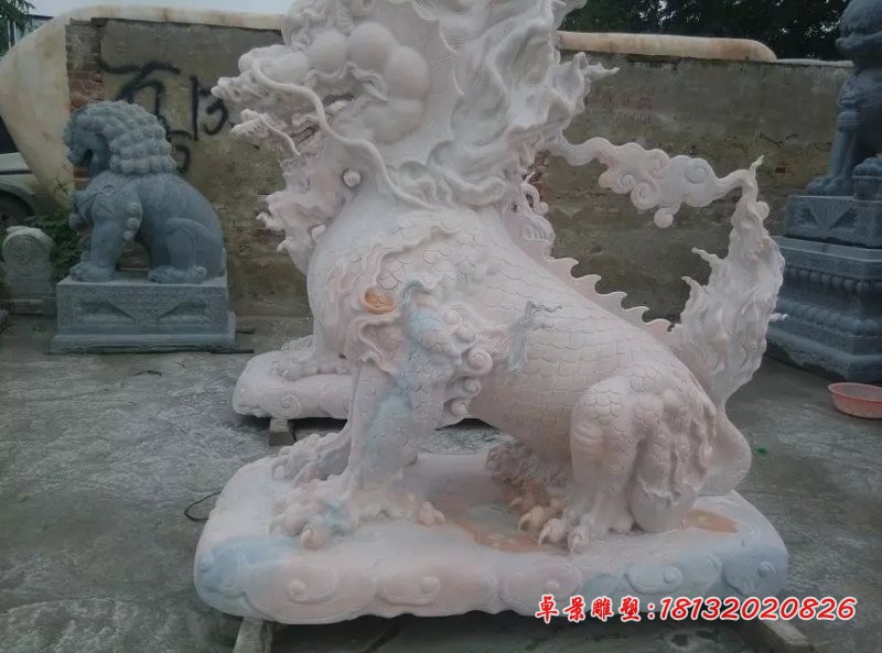 麒麟石雕，晚霞红麒麟雕塑 