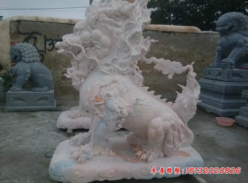 麒麟石雕，晚霞红麒麟雕塑 