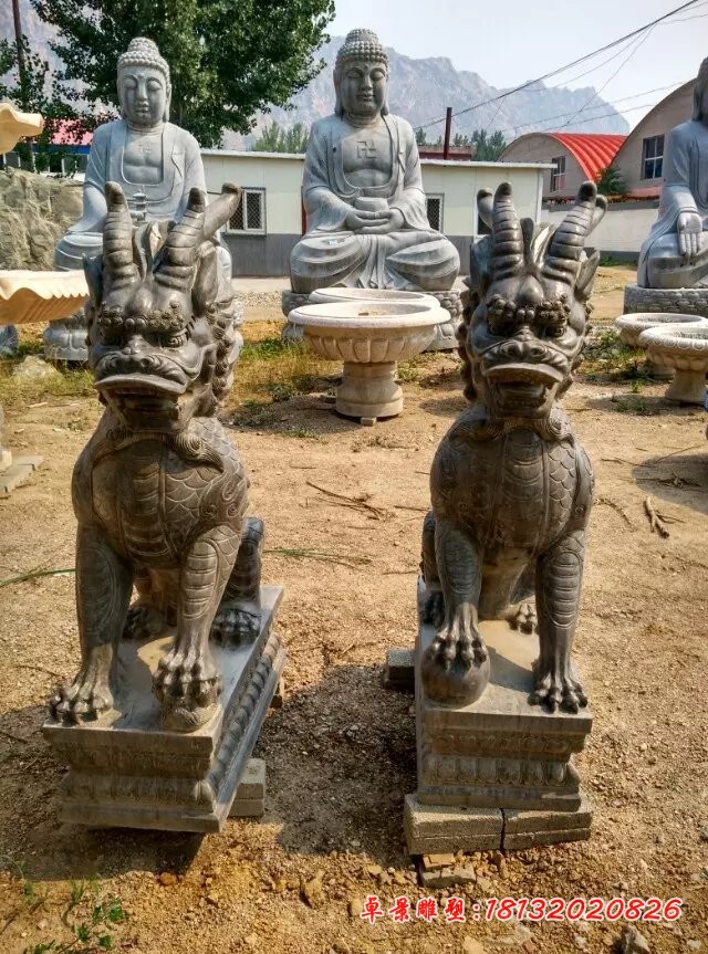 石雕麒麟，青石麒麟雕塑