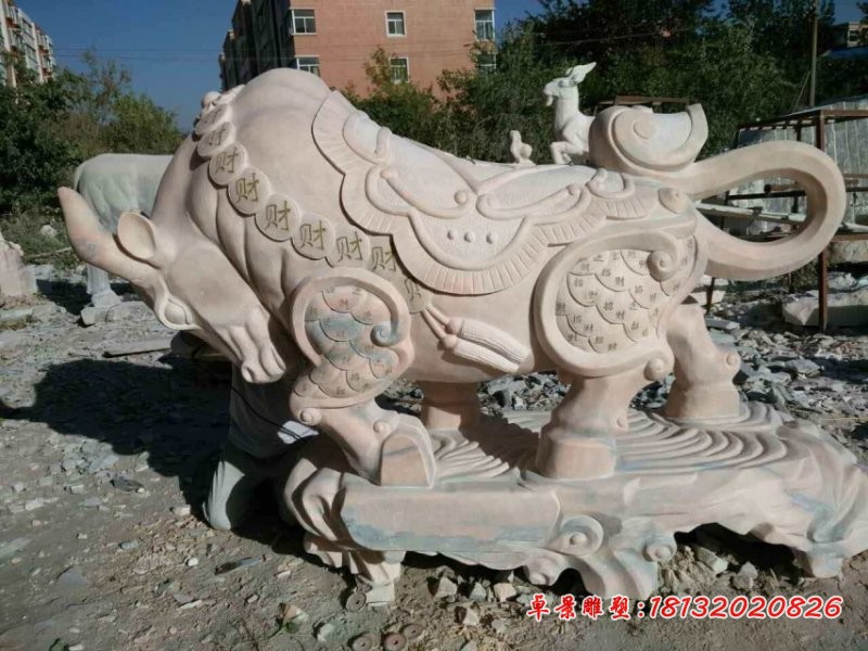 石头招财牛，石雕牛雕塑