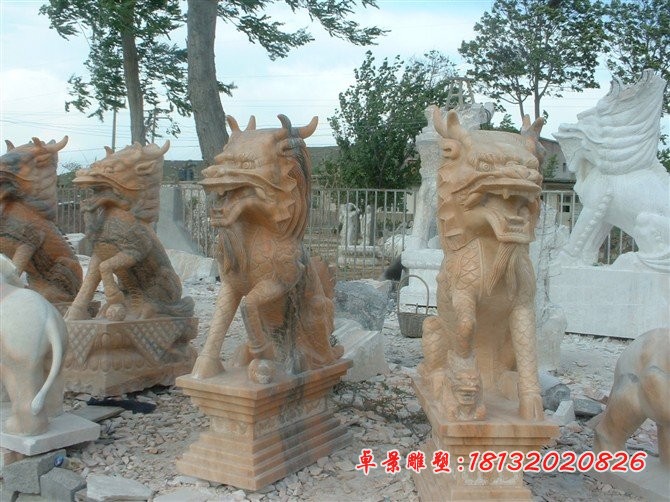 晚霞红麒麟石雕，石雕麒麟