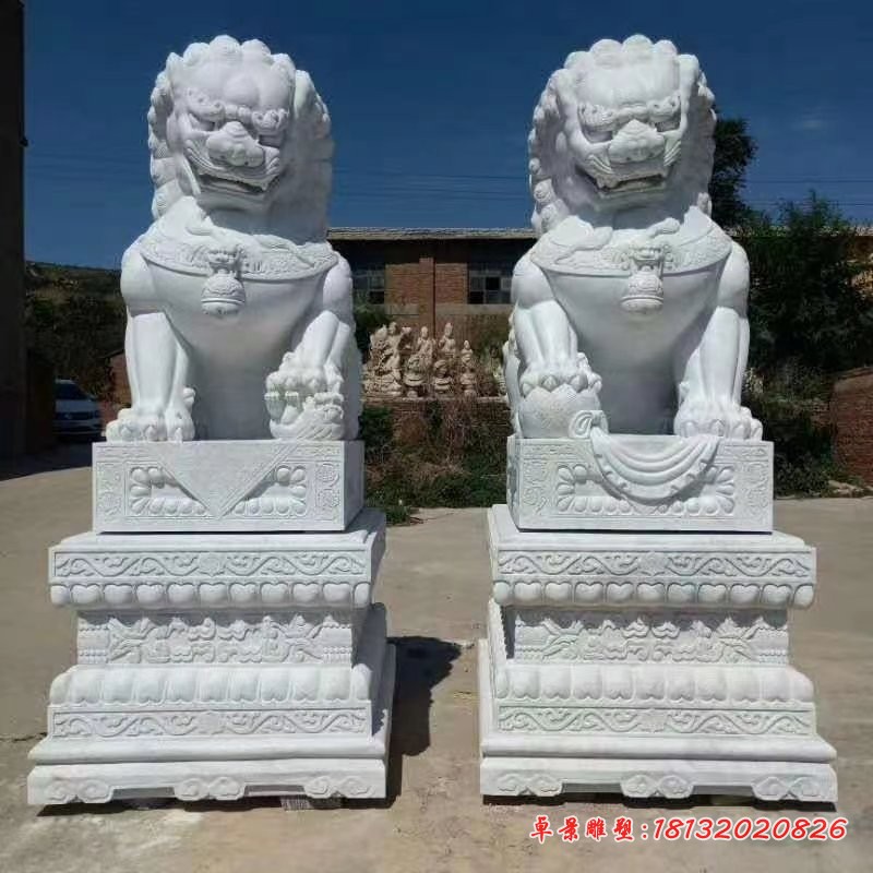 汉白玉踩球石狮子雕塑