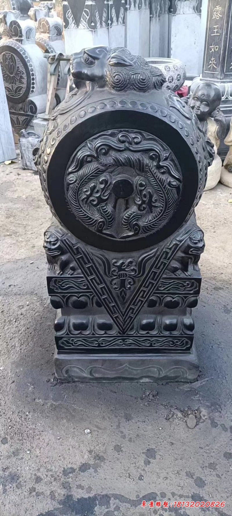 金蟾抱鼓石门墩石雕