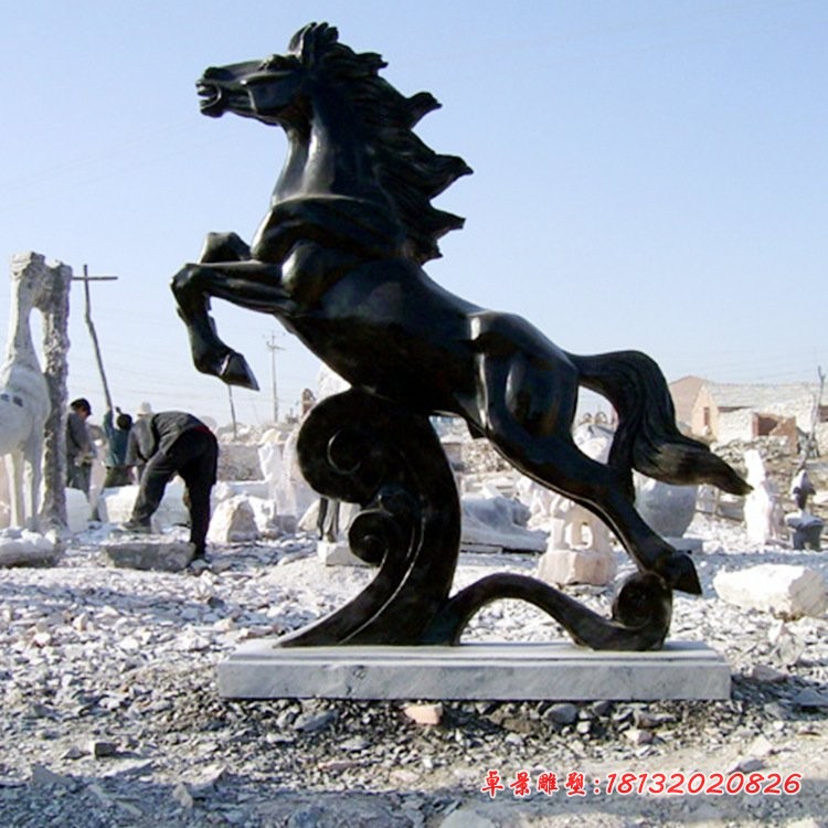 石雕奔马