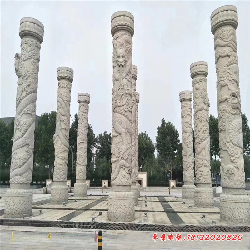 石雕龙柱 