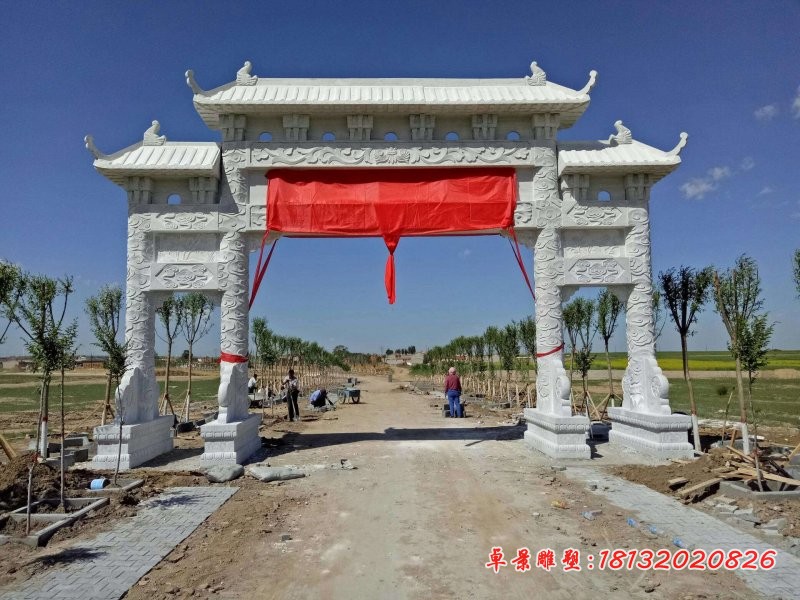 村口道路石牌坊雕塑，石雕牌坊