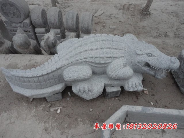 鳄鱼石雕，青石动物雕塑 