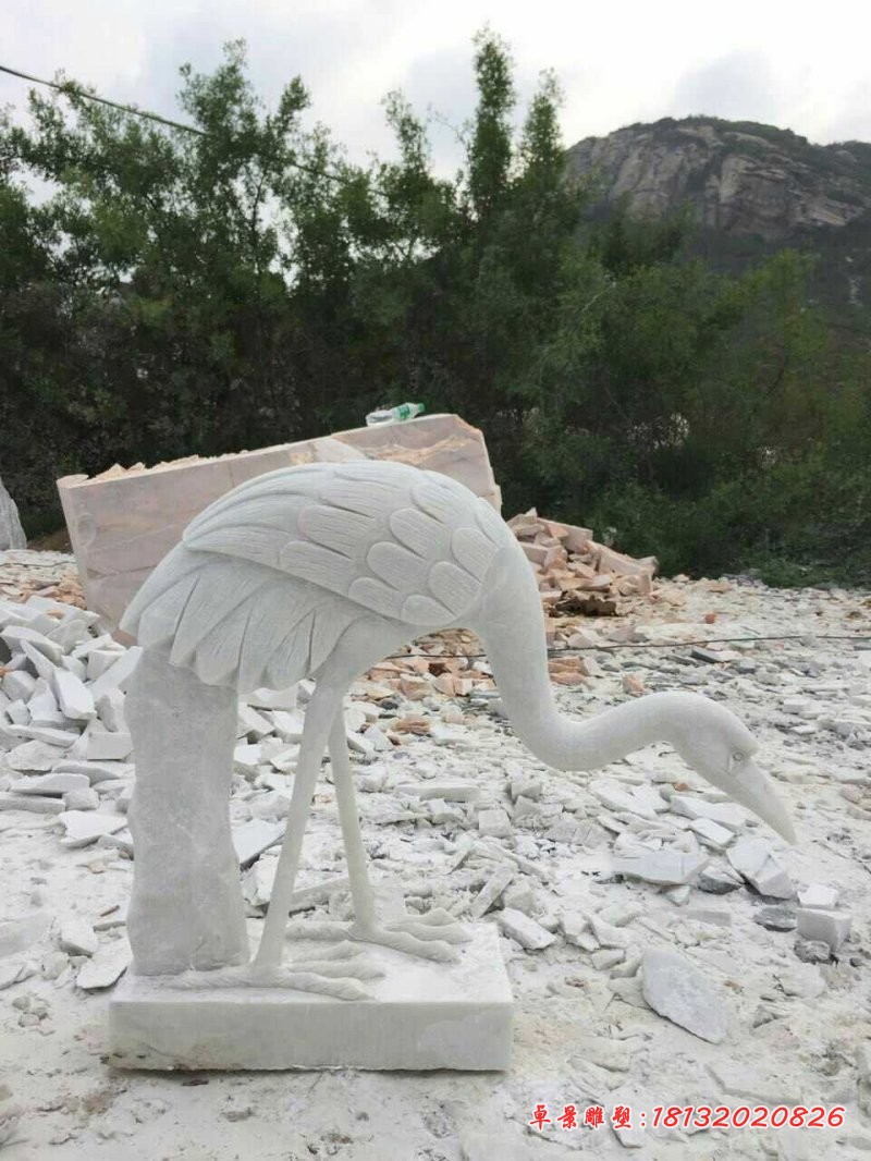 公园仙鹤石雕，汉白玉仙鹤