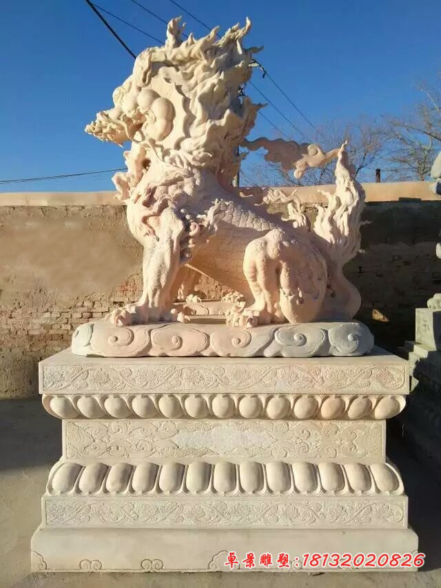 古代神兽石雕，晚霞红貔貅雕塑