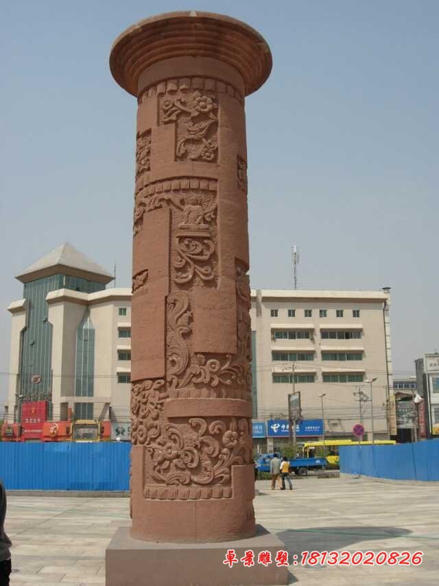 广场花纹浮雕柱子，石雕柱子