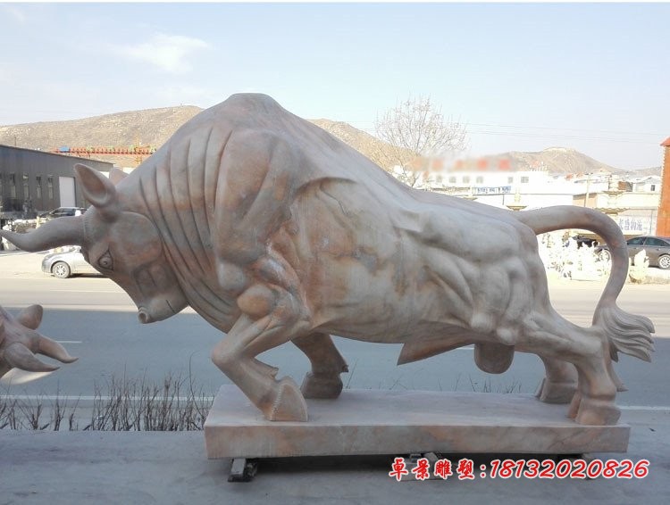 开荒牛石雕，晚霞红石雕牛 (1)