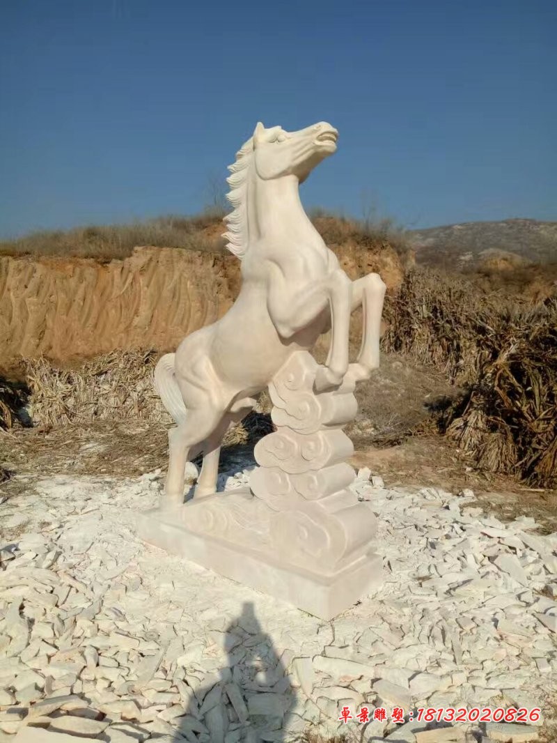 马踏祥云石雕，广场石雕马