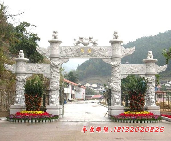 牌坊石雕，龙柱牌坊