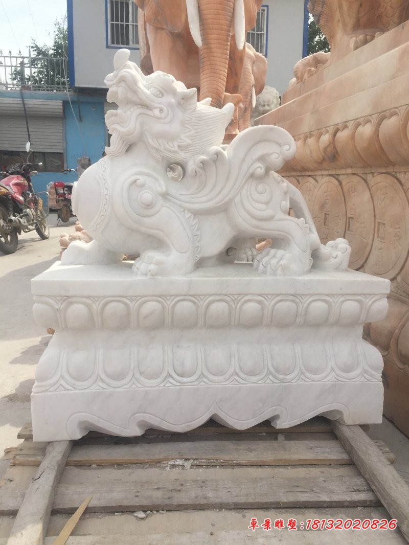 貔貅石雕，汉白玉貔貅