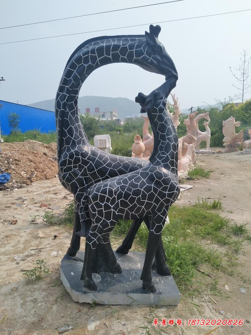 长颈鹿石雕，青石动物雕塑