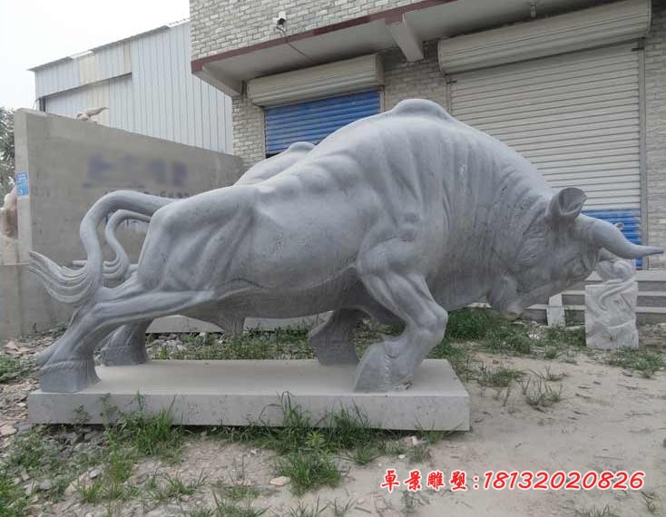 青石牛雕塑，开荒牛石雕