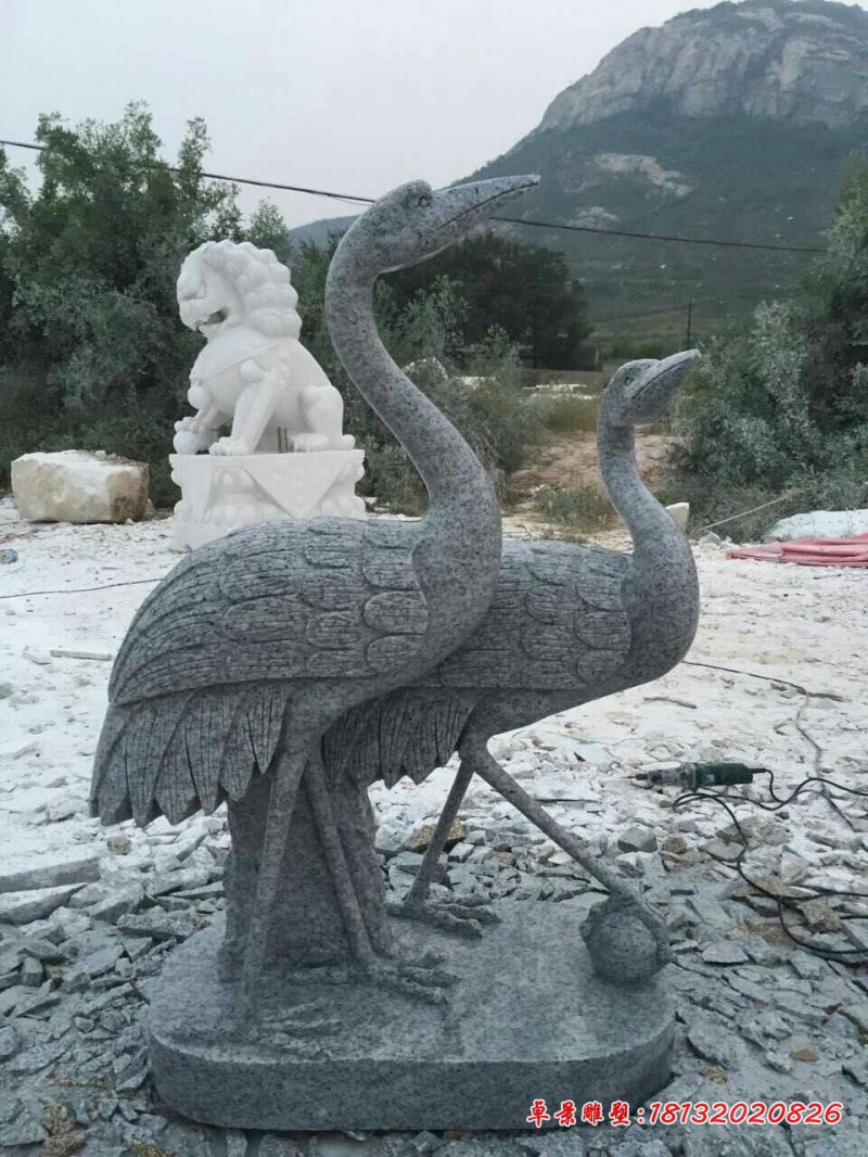 青石仙鹤雕塑，动物石雕