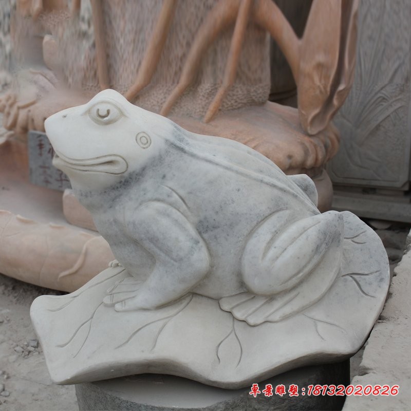 青蛙石雕，公园动物雕塑