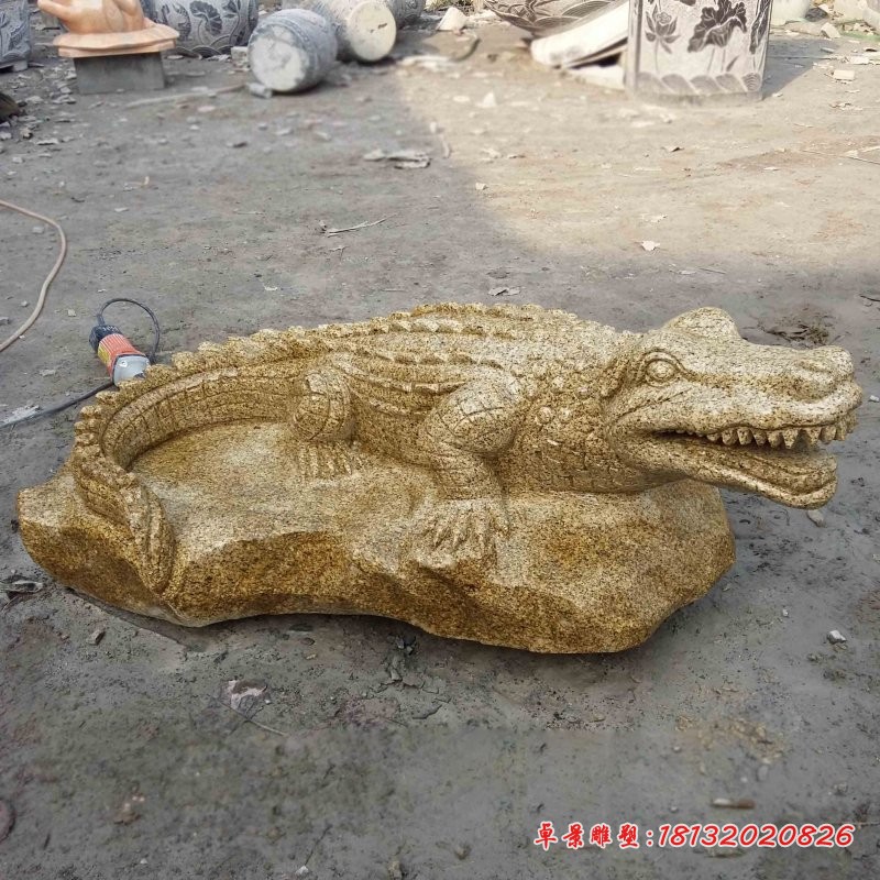 砂岩动物雕塑，鳄鱼石雕