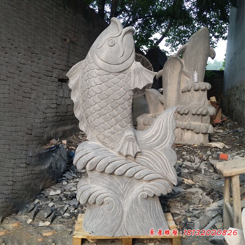 鲤鱼喷泉石雕