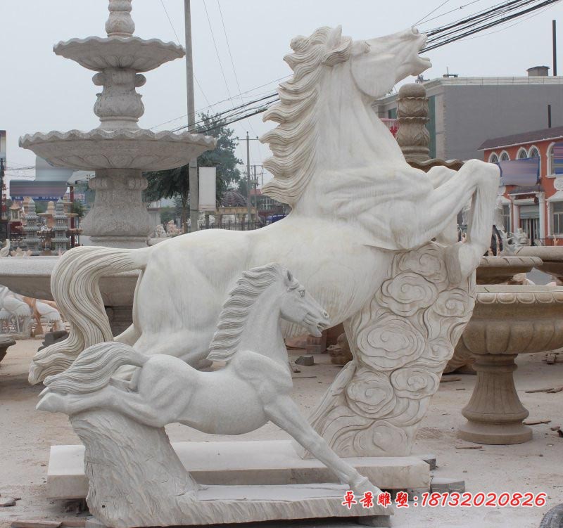石雕马，马踏祥云石雕，汉白玉马踏祥云雕塑 