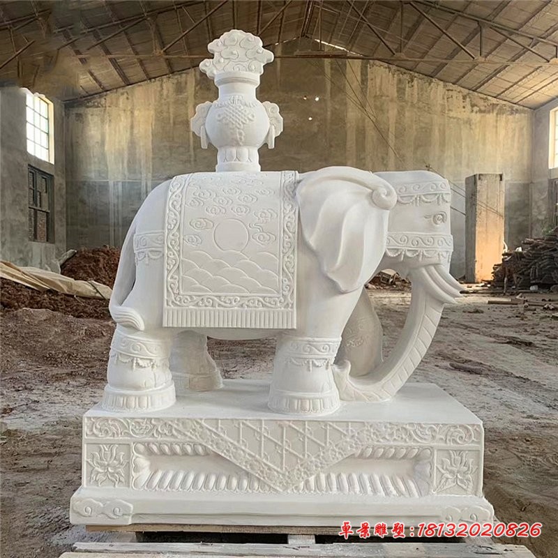 寺庙大象石雕