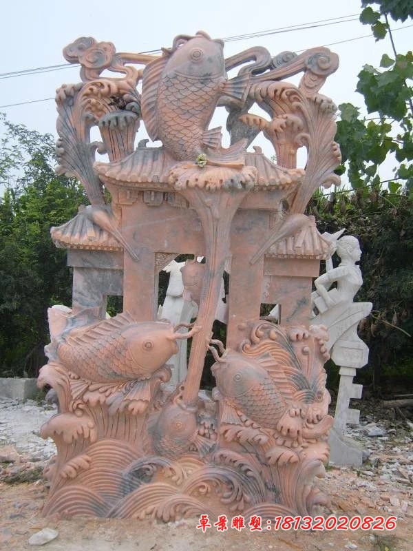 晚霞红石雕鱼，鲤鱼跃龙门石雕