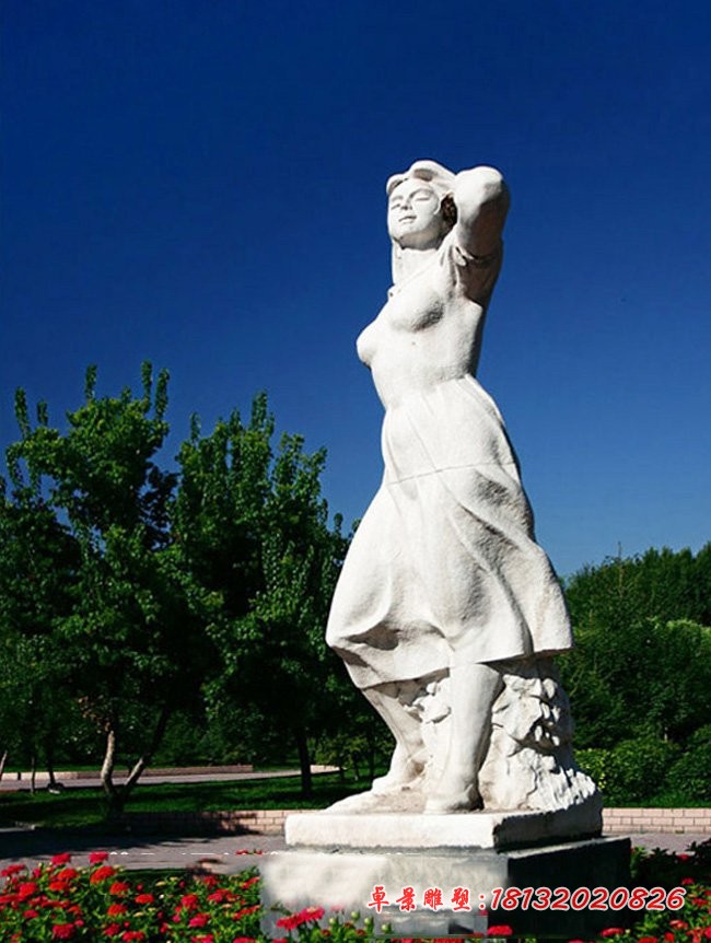 吹风的女孩石雕