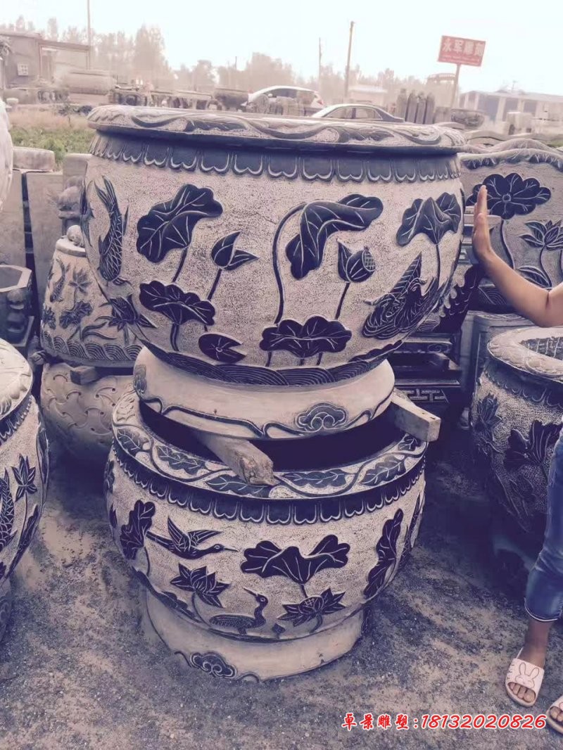荷花鲤鱼浮雕石水缸