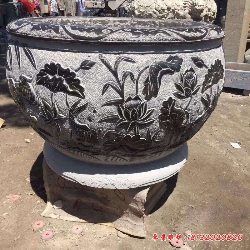 荷花鸳鸯浮雕石水缸